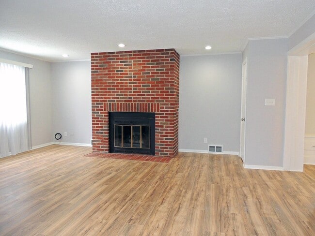 Photo - 3 Bed - 1 Bath Colonial is available for Rent!