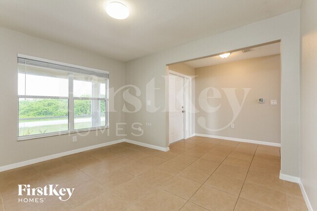 Photo - 618 Chavers St E