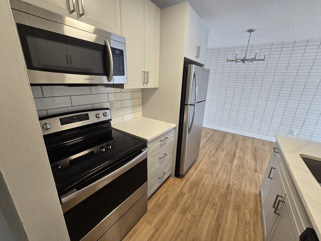 Building Photo - 710 David St Unit 309