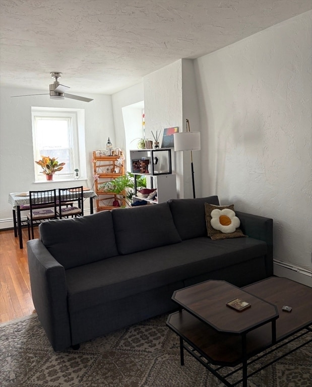 Photo - 675 E 7th St Unidad 2