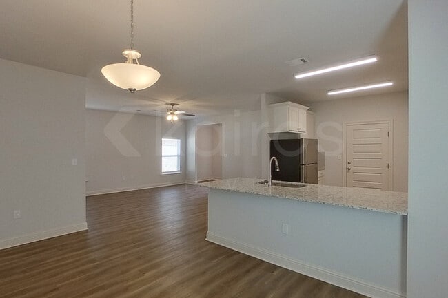 Photo - 17617 Carlisle Ave