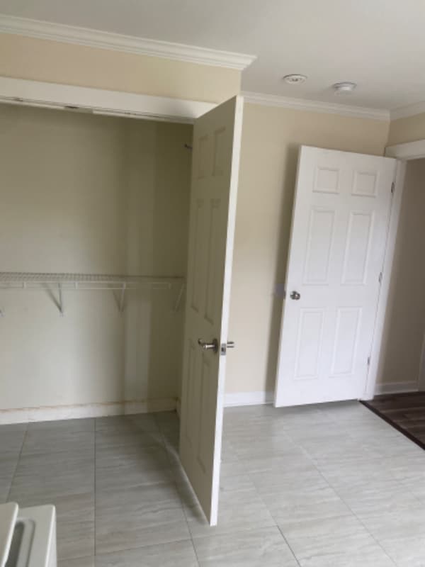 Photo - 5635 Leon St