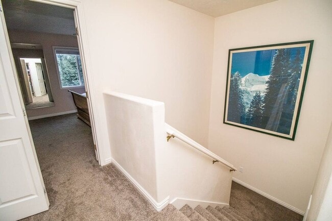 Photo - 592 Sunflower Rd