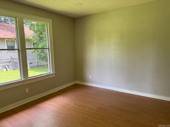 Photo - 3321 Anna St