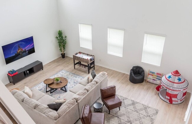 Photo - 2310 Lancashire St