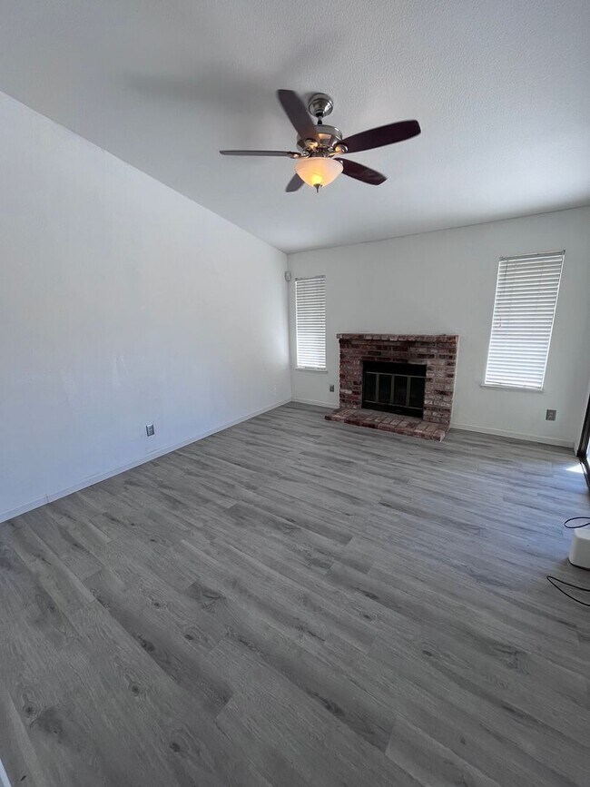 Photo - NICE HOME IN FOLSOM!!