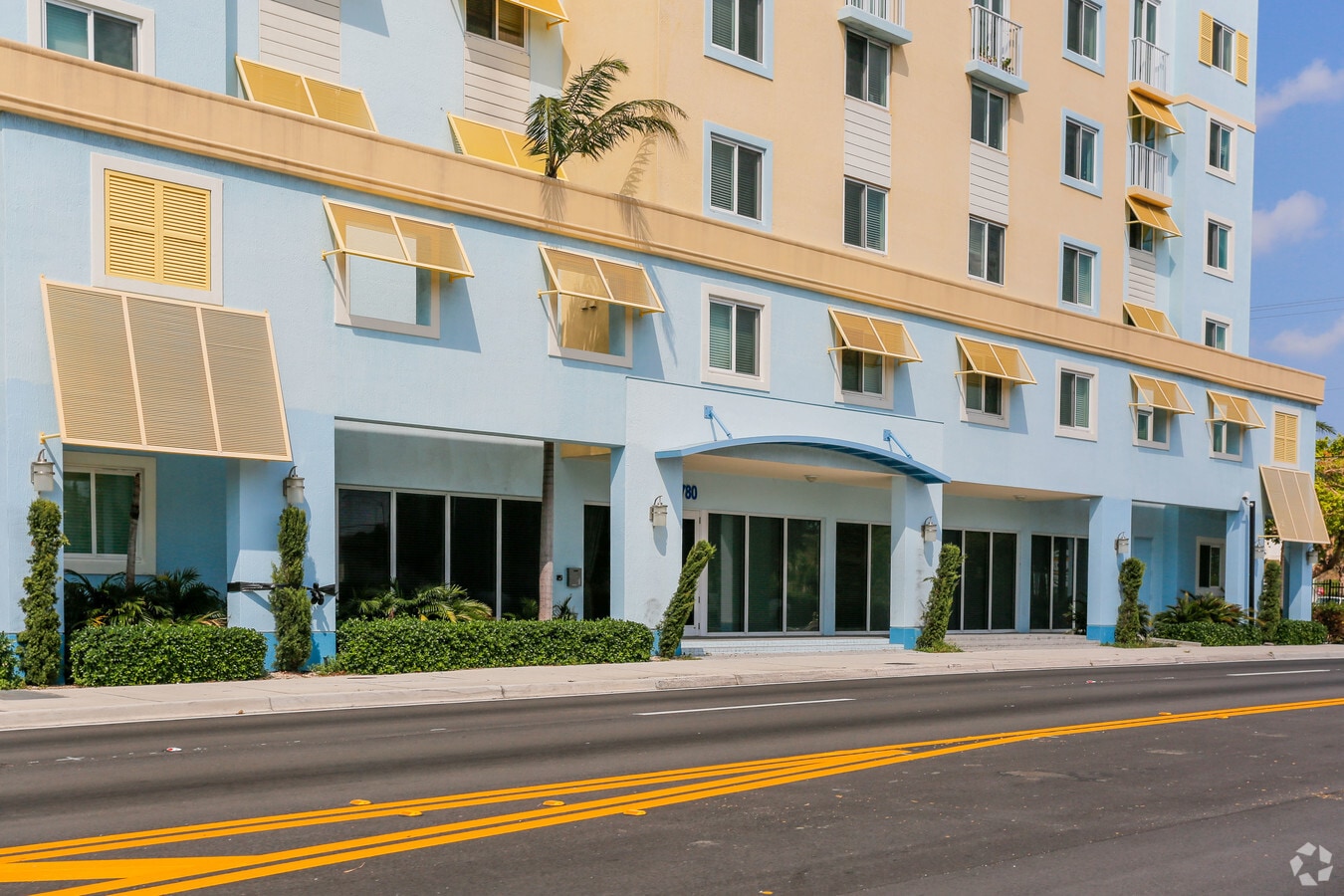 Photo - Esmeralda Bay Apartments