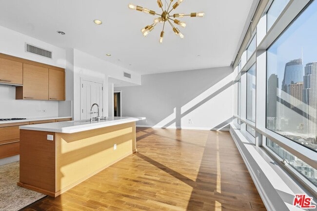 Photo - 900 W Olympic Blvd Unit 31C