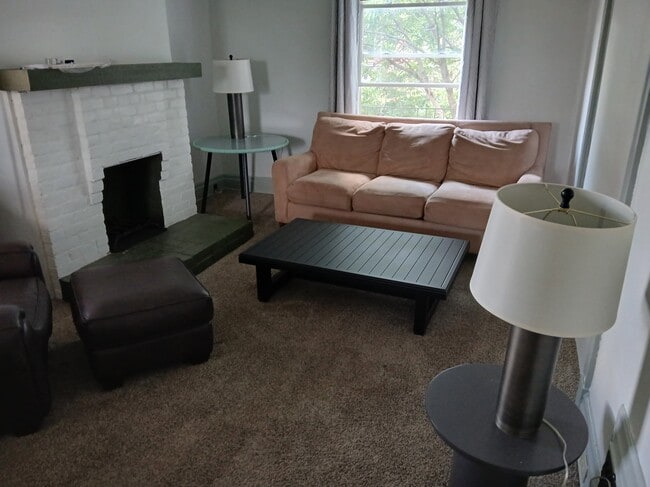 Photo - 2461 Fairview Ave Unidad 2461 #2