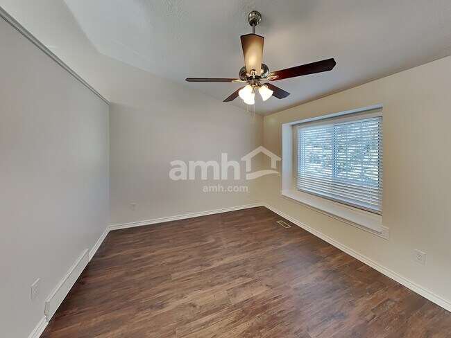 Photo - 1952 E Sunset Dr