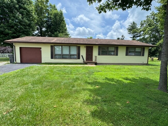 Photo - 102 Oaklawn Cir House