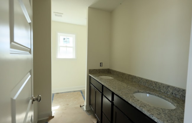 Photo - 128 Enclave Ct