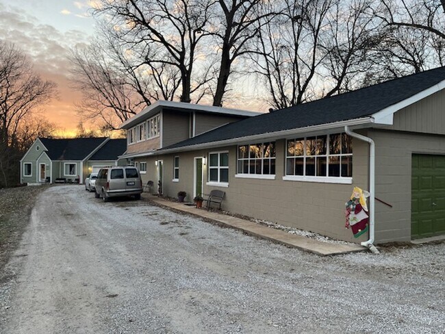 Building Photo - 10021 St Clair Ave Unit 10021 St Clair Ave - A