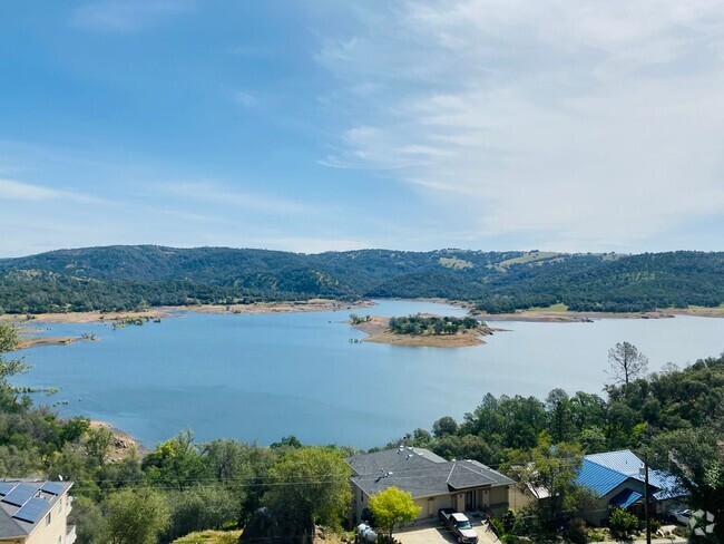 Building Photo - Spectacular View of Folsom Lake Rental