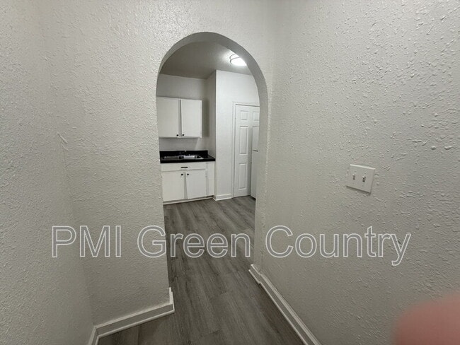 Photo - 2430 E Pine St