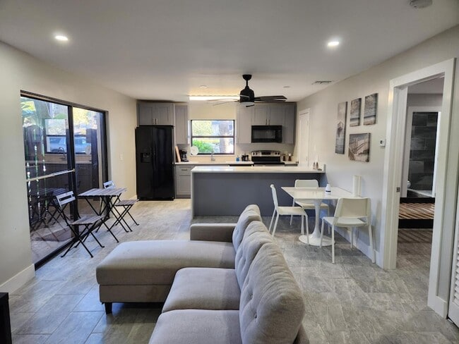 Photo - 2050 Oleander Blvd Unit 8-109