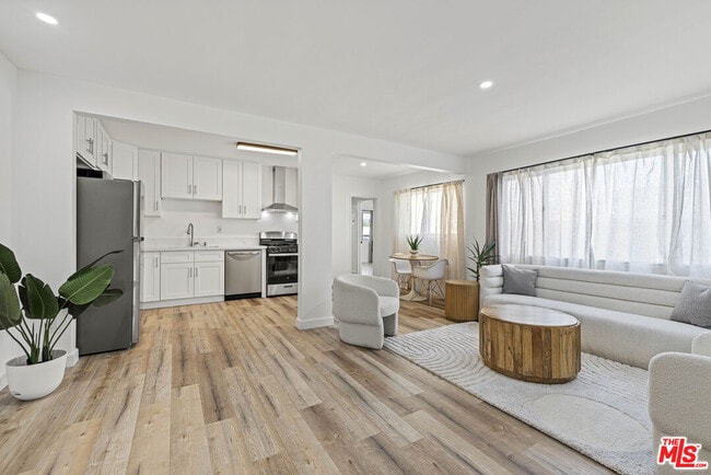 Building Photo - 1435 N Fairfax Ave Unit 14 Rental