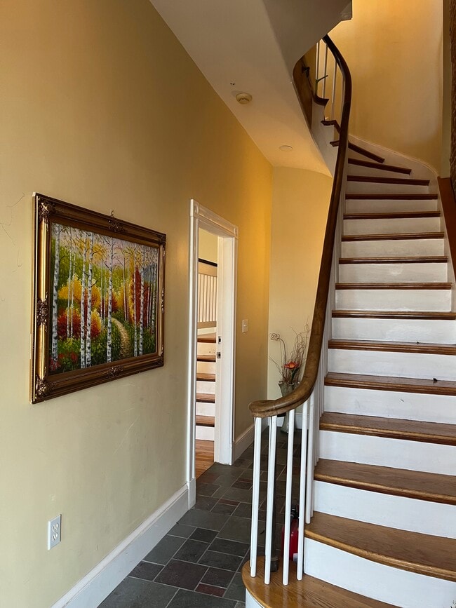 Entry Foyer - 1 Brigham St Unit 1 Brigham St Apt 1