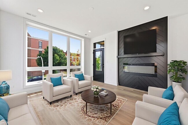 Photo - 3902 S Lake Park Ave Unidad 2