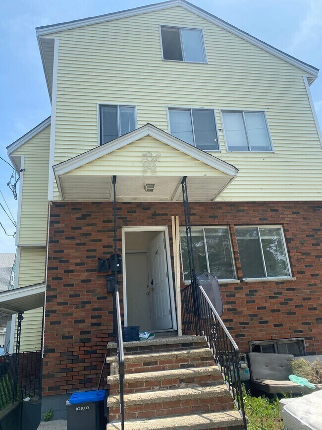 Building Photo - 167 College Ave Rental