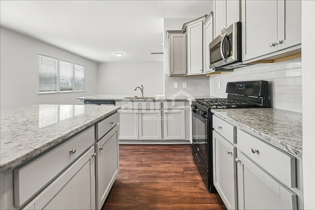Photo - 518 Bush Dr