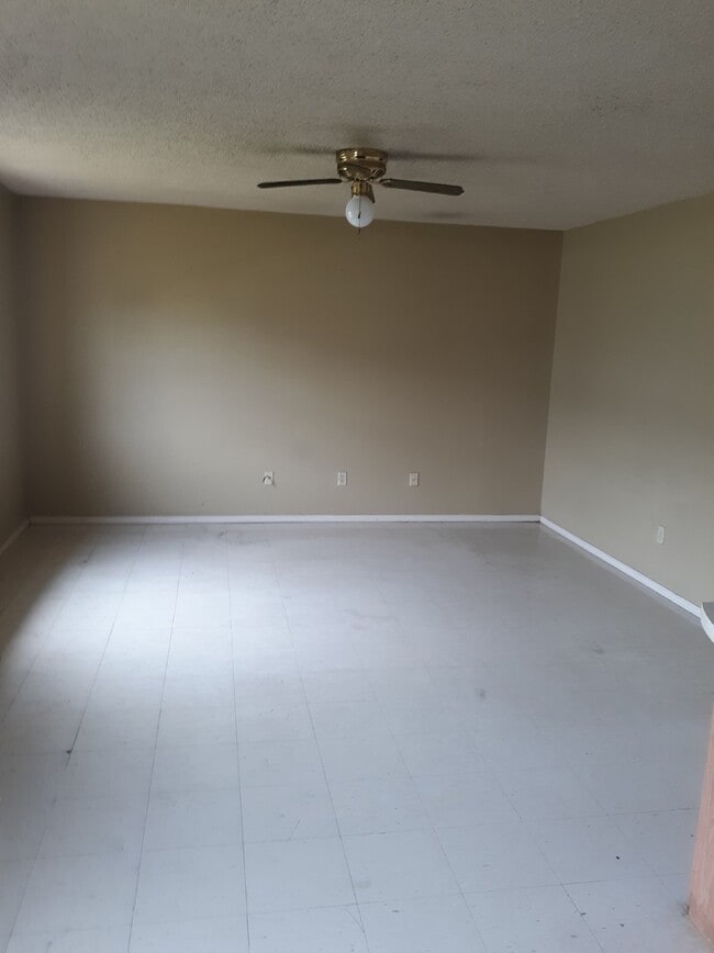 Building Photo - Cozy 2 Bedroom Apartment in Bono, AR with ... Unit Apt B