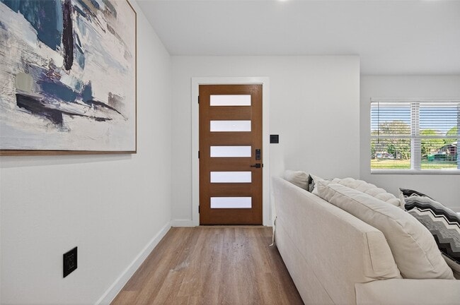 Photo - 6621 Jason St