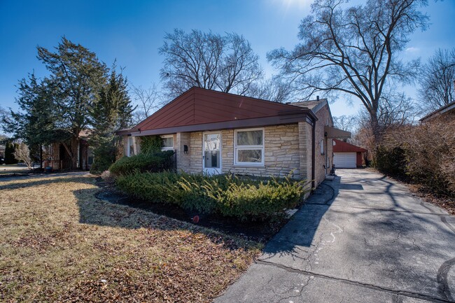 Photo - 3131 Hill Ln House
