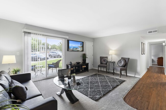 Living Room - Carolina - Students save up to 10%! Rental