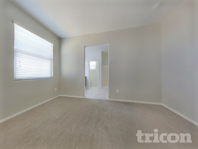 Photo - 29300 W Clarendon Ave