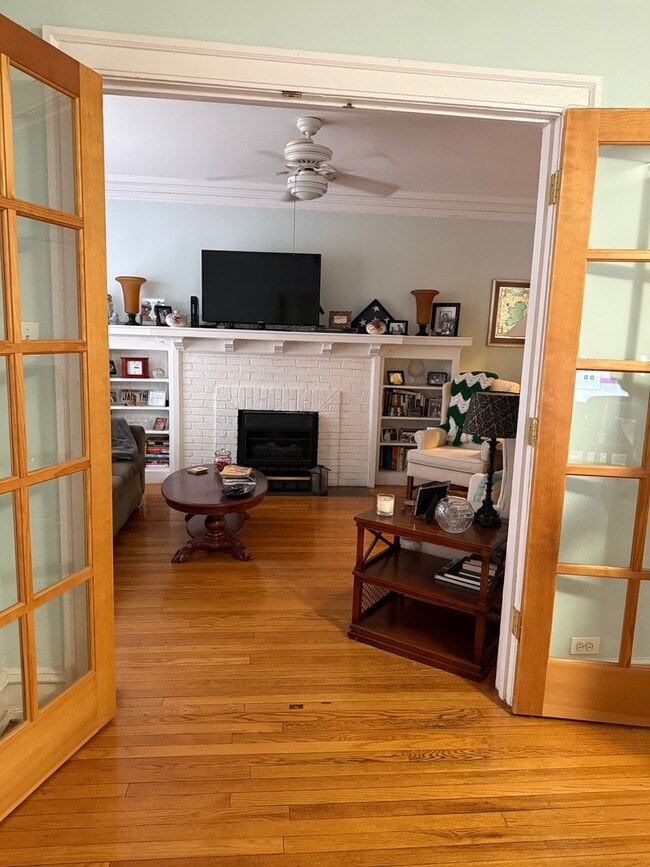 Photo - 1130 W Pratt Blvd Unit 1N