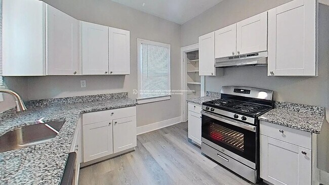 Photo - 1138 Lillian Ave