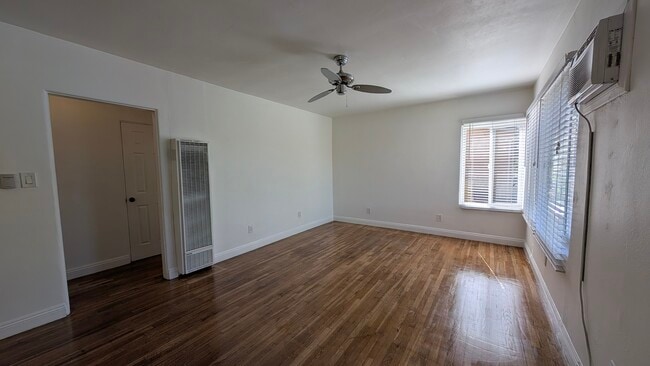 Photo - 6206 Cahuenga Blvd