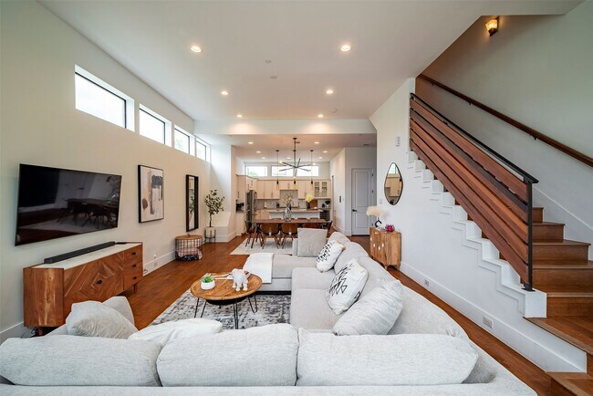 Photo - 3218 Crawford St