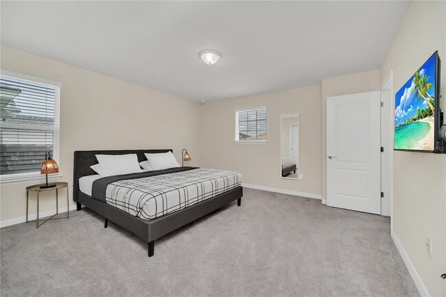 Photo - 7196 Oakmoss Loop