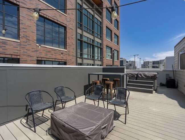 3425 Larimer St