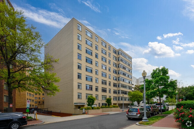 Photo - Bon Wit Plaza