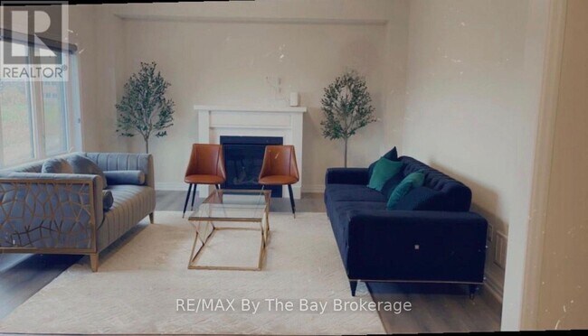 Photo - 239 Warden St