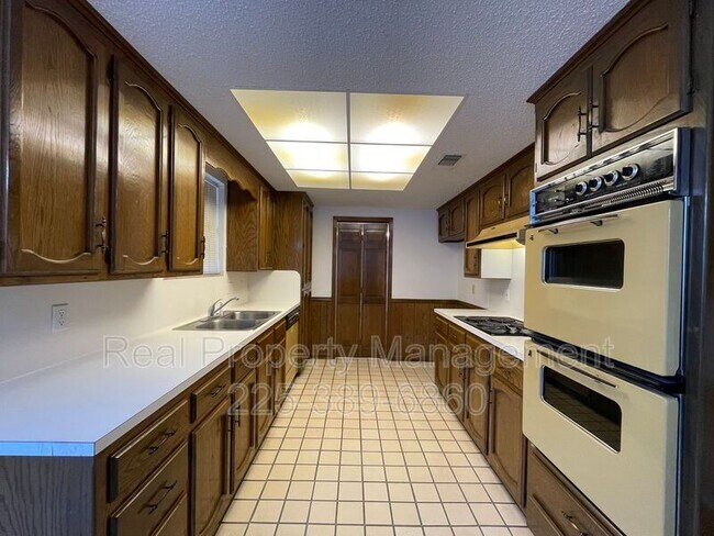 Photo - 6428 Chippendale Dr