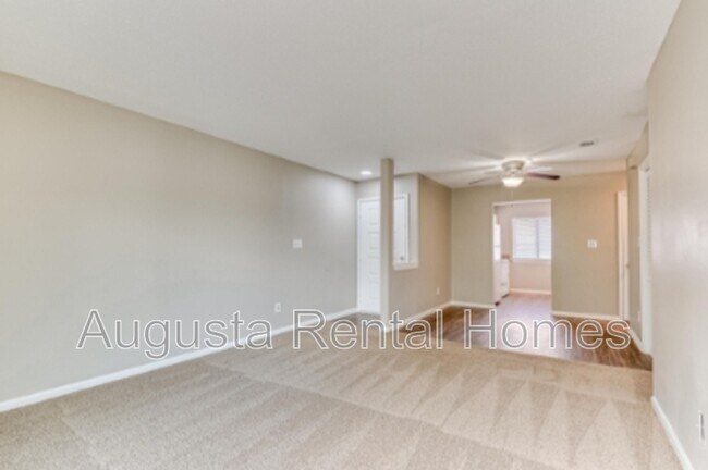 Photo - 3006C Strickland Court