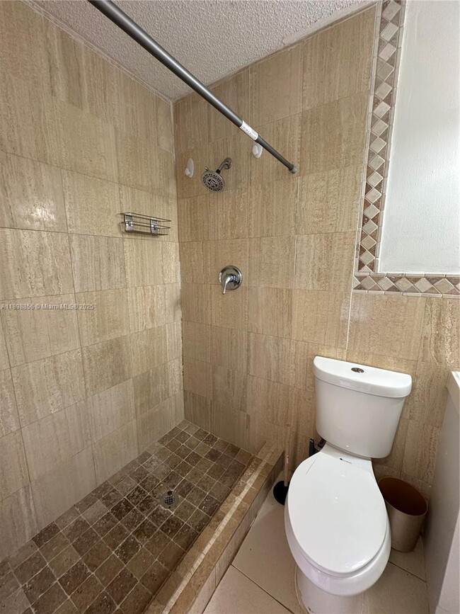 Photo - 11050 NW 28th St Unidad 11050
