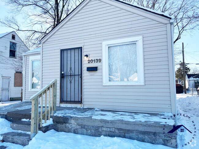 Building Photo - 20139 Pinehurst St Rental