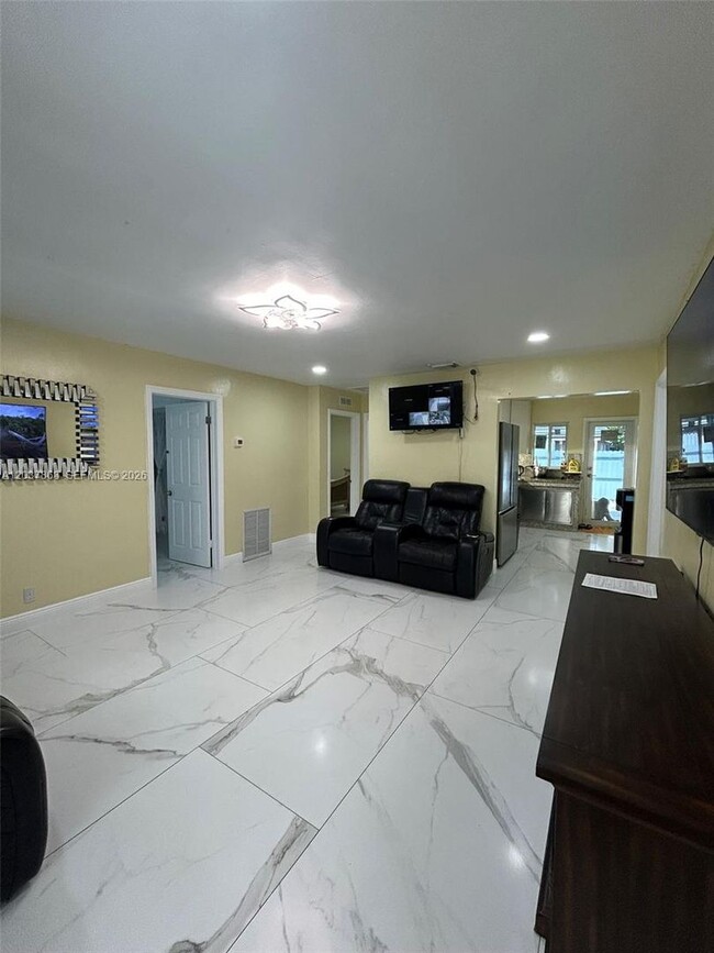 Photo - 5157 NE 5th Ave