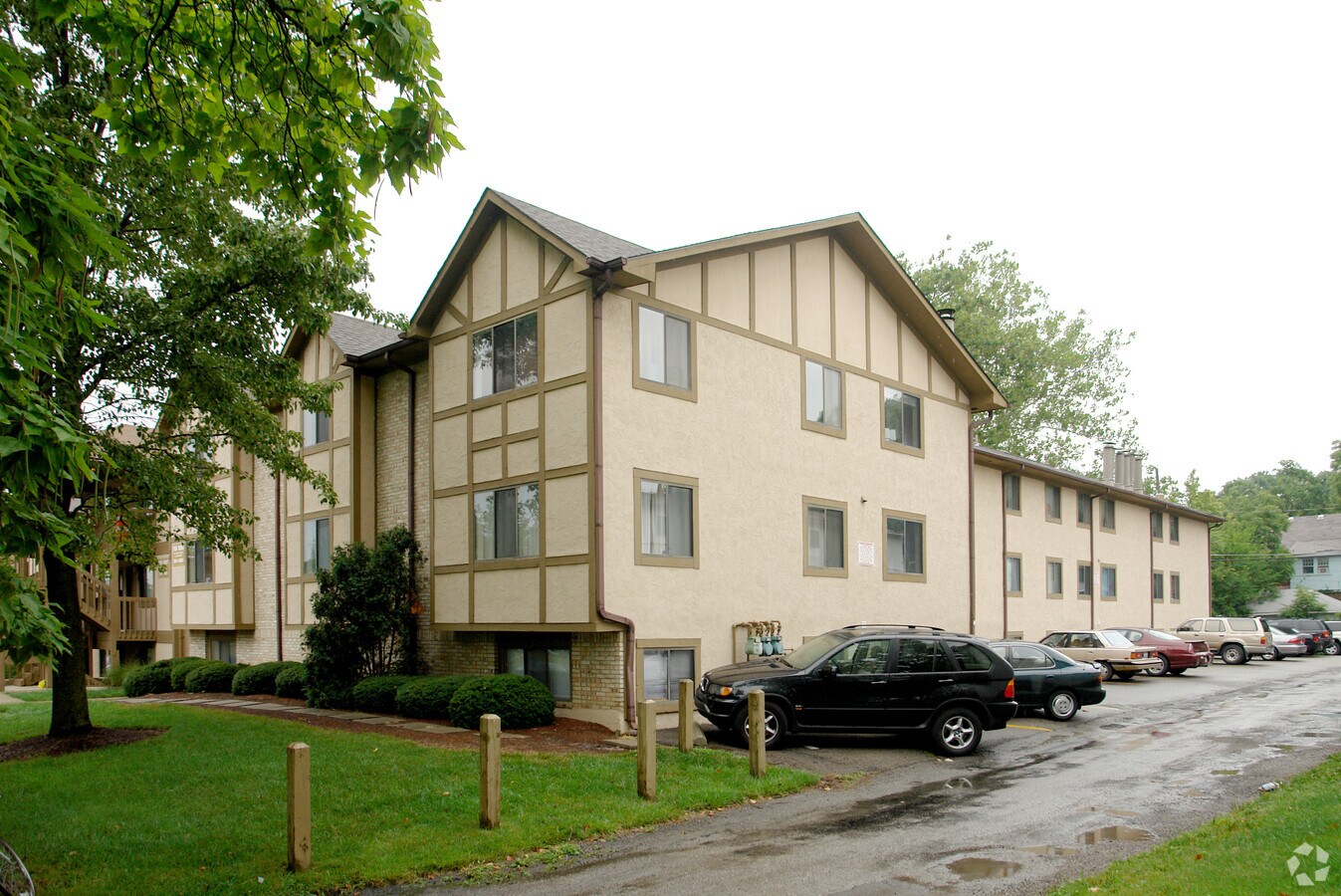 Photo - 176-178 E Norwich Ave Apartments