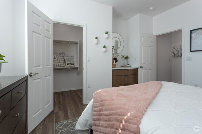 3BR, 2.5BA - 1,593SF - Master Bedroom