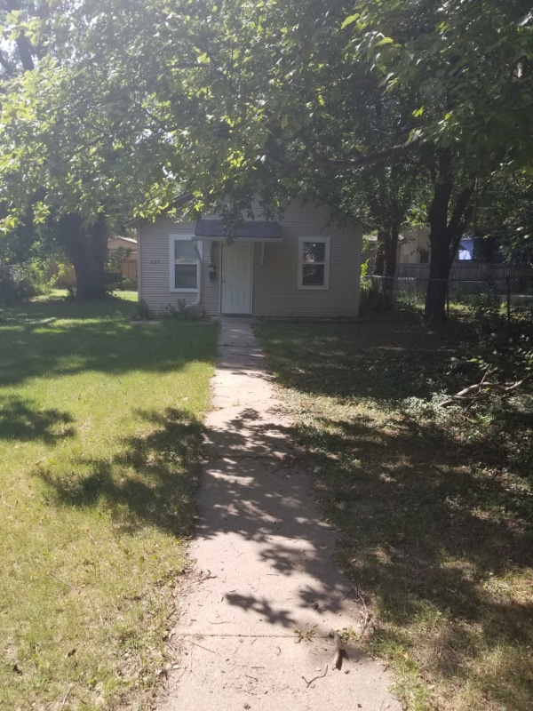 Building Photo - 327 S Rutan St Rental