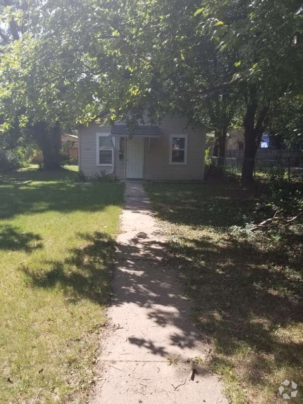 Building Photo - 327 S Rutan St Rental