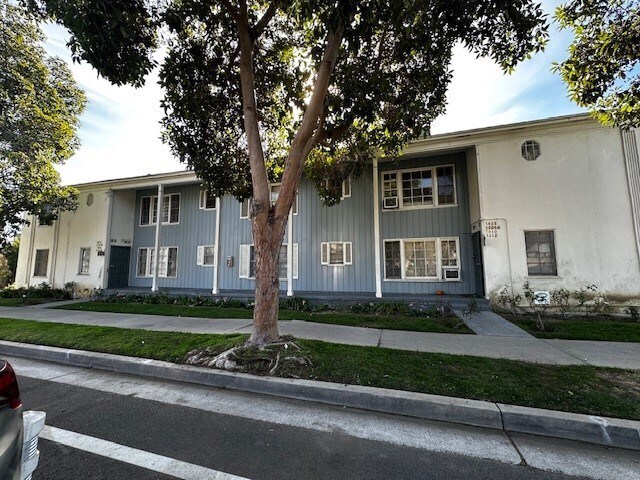 Photo - 5404-5412 San Vicente Blvd LP