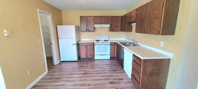 Photo - 413 S 20th Ave Unit # B