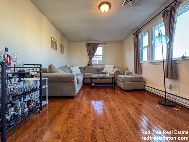 Photo - 74 Dunboy St Apartments Unit 2